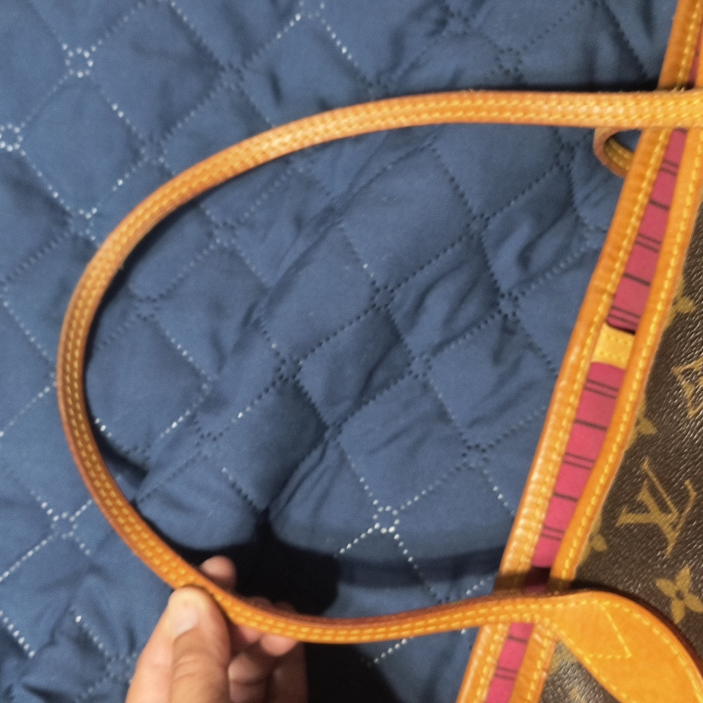 Authentic Louis Vuitton Neverful  MM - Picture 12 of 13